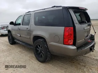 2008 GMC Yukon XL SLT with VIN 1GKFC16JX8R233855, listed as a Copart auction lot 83918164 with 322,009 mi miles and Salvage Title. Bid and sale history available at carsss.com. Image 2.