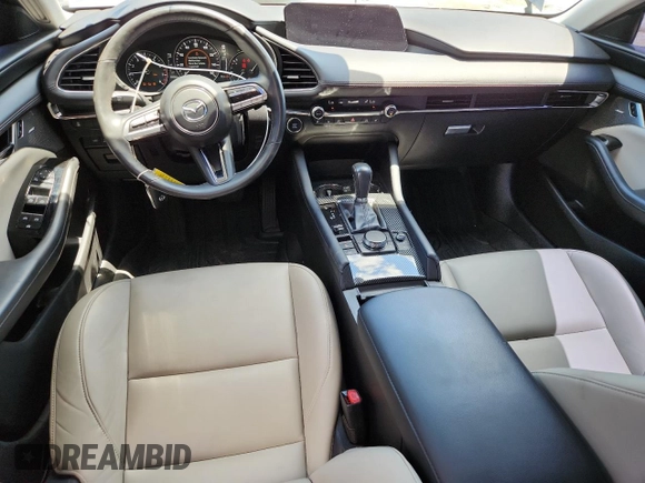 2022 Mazda 3 2.5 Turbo z VIN 3MZBPBAY9NM305244, wystawiony jako Copart lot #63661025 z przebiegiem 89 066 mil mil oraz Czysty tytuł • Clean title. Historia ofert i sprzedaży dostępna na DreamBid. Obrazek 8.