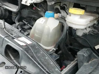 2017 Ram ProMaster Cargo z VIN 3C6URVJG1HE534084, wystawiony jako IAAI lot #41609459 z przebiegiem Nie podano mil oraz . Historia ofert i sprzedaży dostępna na DreamBid. Obrazek 18.