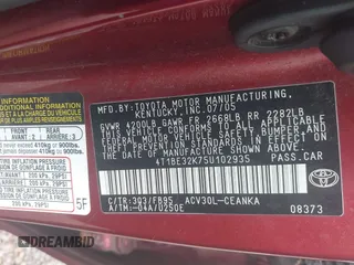 2005 Toyota Camry STD z VIN 4T1BE32K75U102935, wystawiony jako IAAI lot #42070646 z przebiegiem 298 125 mil mil oraz . Historia ofert i sprzedaży dostępna na DreamBid. Obrazek 9.