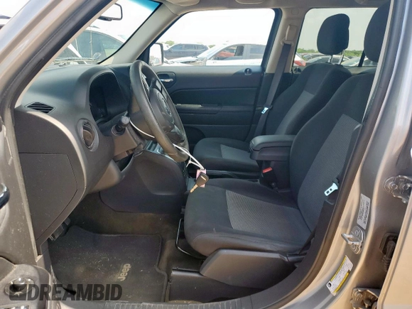 2016 Jeep Patriot Sport z VIN 1C4NJPBAXGD743253, wystawiony jako Copart lot #57150475 z przebiegiem Nie podano mil oraz Szkoda całkowita • Salvage title. Historia ofert i sprzedaży dostępna na DreamBid. Obrazek 7.