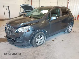 2016 Chevrolet Trax LT z VIN 3GNCJLSB8GL260323, wystawiony jako IAAI lot #42225908 z przebiegiem 134 265 mil mil oraz . Historia ofert i sprzedaży dostępna na DreamBid. Obrazek 2.