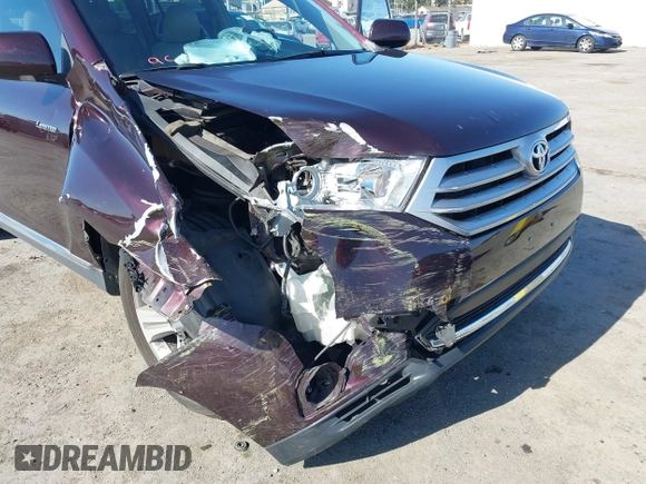 2013 Toyota Highlander Limited z VIN 5TDDK3EH7DS276173, wystawiony jako IAAI lot #42223590 z przebiegiem 45 821 mil mil oraz . Historia ofert i sprzedaży dostępna na DreamBid. Obrazek 6.
