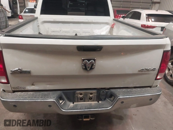 2015 Ram 2500 SLT with VIN 3C6UR5DL0FG686531, listed as a IAAI auction lot 41578746 with 201,706 mi miles. Bid and sale history available at carsss.com. Image 19.