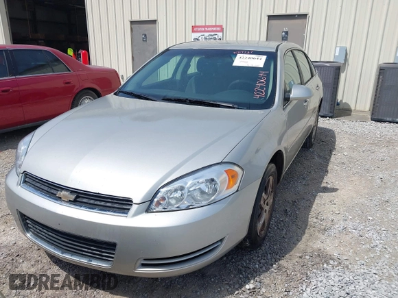 2008 Chevrolet Impala LS z VIN 2G1WB58K681201773, wystawiony jako IAAI lot #42240644 z przebiegiem 235 778 mil mil oraz . Historia ofert i sprzedaży dostępna na DreamBid. Obrazek 6.