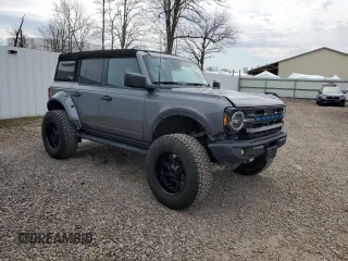 2023 Ford Bronco z VIN 1FMDE5DHXPLC10349, wystawiony jako Copart lot #53951735 z przebiegiem 8 931 mil mil oraz Szkoda całkowita • Salvage title. Historia ofert i sprzedaży dostępna na DreamBid. Obrazek 4.