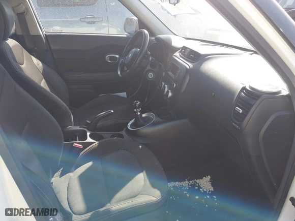 2015 Kia Soul with VIN KNDJN2A21F7151768, listed as a IAAI auction lot 41792958 with 161,641 mi miles. Bid and sale history available at carsss.com. Image 5.