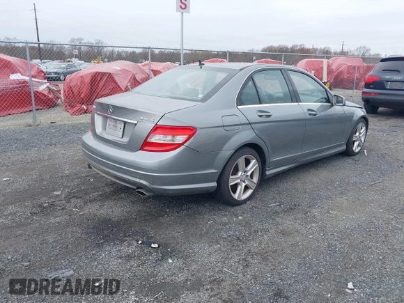 2011 Mercedes-Benz C 300 Sport z VIN WDDGF8BB8BR143194, wystawiony jako IAAI lot #40863424 z przebiegiem 223 872 mil mil oraz . Historia ofert i sprzedaży dostępna na DreamBid. Obrazek 4.
