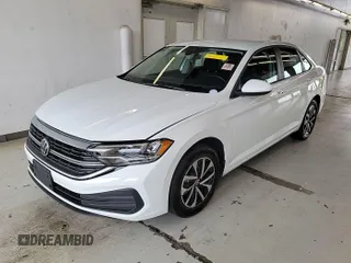 2024 Volkswagen Jetta S with VIN 3VW5M7BU4RM073219, listed as a IAAI auction lot 42734428 with 18,147 mi miles and . Bid and sale history available at DreamBid. Image 3.