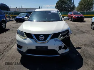 2014 Nissan Rogue S z VIN 5N1AT2MV6EC860421, wystawiony jako Copart lot #55690475 z przebiegiem 142 419 mil mil oraz Szkoda całkowita • Salvage title. Historia ofert i sprzedaży dostępna na DreamBid. Obrazek 5.