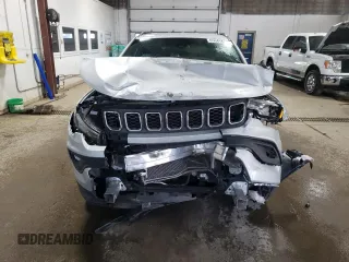 2024 Jeep Compass Latitude с VIN 3C4NJDBN8RT117974, выставлен на аукционе Copart как лот 65041645 с пробегом Не указан миль и Чистый • Clean title. История ставок и продаж доступна на DreamBid. Изображение 5.