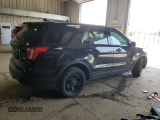 2017 Ford Police Interceptor Utility z VIN 1FM5K8AR1HGD13925, wystawiony jako Copart lot #64199685 z przebiegiem 141 995 mil mil oraz Czysty tytuł • Clean title. Historia ofert i sprzedaży dostępna na DreamBid. Obrazek 3.