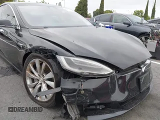 2017 Tesla Model S 100D with VIN 5YJSA1E26HF197176, listed as a IAAI auction lot 42565791 with 120,287 mi miles and . Bid and sale history available at DreamBid. Image 6.