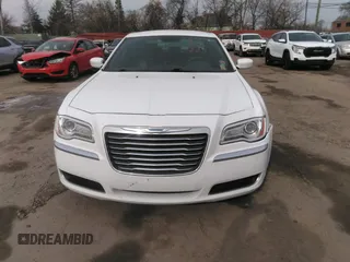2014 Chrysler 300 z VIN 2C3CCAAGXEH171383, wystawiony jako IAAI lot #42006022 z przebiegiem 144 981 mil mil oraz . Historia ofert i sprzedaży dostępna na DreamBid. Obrazek 12.