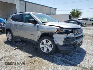 2022 Jeep Compass Latitude with VIN 3C4NJCBB7NT214268, listed as a Copart auction lot 54277455 with 24,695 mi miles and Salvage title. Bid and sale history available at DreamBid. Image 4.