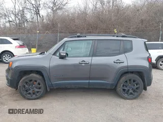 2017 Jeep Renegade Latitude z VIN ZACCJBBB6HPG17767, wystawiony jako IAAI lot #41631303 z przebiegiem 56 312 mil mil oraz . Historia ofert i sprzedaży dostępna na DreamBid. Obrazek 13.