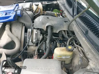 2002 GMC Sierra 1500 SLE z VIN 2GTEK19T921324722, wystawiony jako IAAI lot #42809457 z przebiegiem 280 445 mil mil oraz . Historia ofert i sprzedaży dostępna na DreamBid. Obrazek 19.