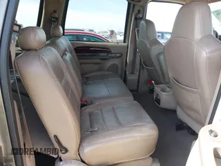 2003 Ford Excursion Limited z VIN 1FMNU42P83EC62184, wystawiony jako IAAI lot #41467896 z przebiegiem 258 965 mil mil oraz . Historia ofert i sprzedaży dostępna na DreamBid. Obrazek 8.