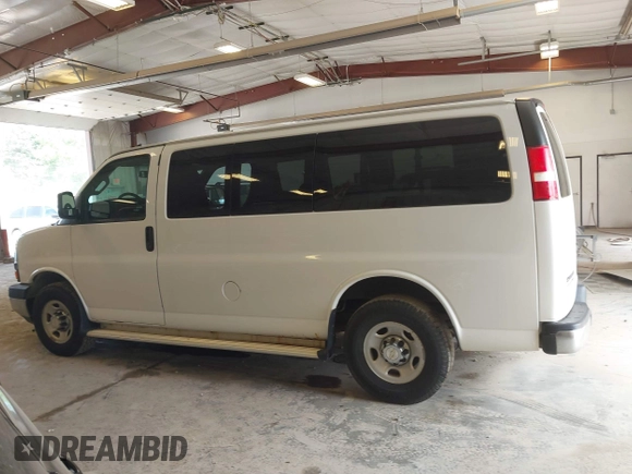 2016 Chevrolet Express Passenger LT with VIN 1GAZGMFG6G1222747, listed as a IAAI auction lot 42569502 with 191,178 mi miles and . Bid and sale history available at DreamBid. Image 14.