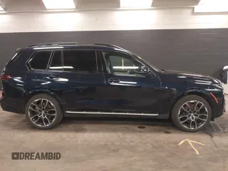 2025 BMW X7 xDrive40i with VIN 5UX23EM02S9X10070, listed as a IAAI auction lot 41735838 with 5,523 mi miles. Bid and sale history available at carsss.com. Image 13.