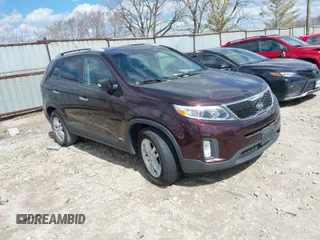 2015 Kia Sorento LX with VIN 5XYKTDA68FG603310, listed as a IAAI auction lot 41898305 with 134,705 mi miles. Bid and sale history available at carsss.com. Image 1.