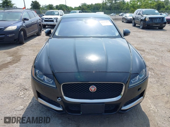 2017 Jaguar XF 35t z VIN SAJBR4BV5HCY26594, wystawiony jako IAAI lot #42337419 z przebiegiem 33 133 mil mil oraz . Historia ofert i sprzedaży dostępna na DreamBid. Obrazek 12.