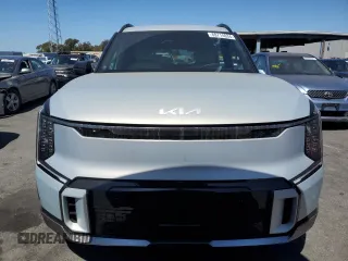 2024 Kia EV9 GT-Line with VIN KNDAEFS50R6021099, listed as a Copart auction lot 69714034 with 10,789 mi miles and Salvage Title. Bid and sale history available at carsss.com. Image 5.