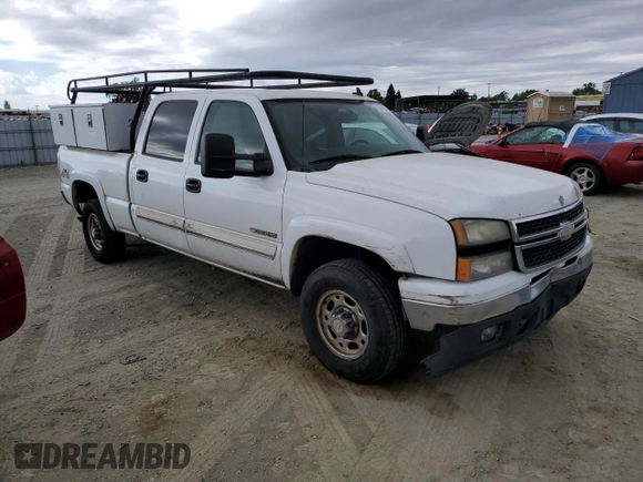 2006 Chevrolet Silverado 1500HD LT2 z VIN 1GCGK13U46F127367, wystawiony jako Copart lot #76842544 z przebiegiem 228 462 mil mil oraz Czysty tytuł • Clean title. Historia ofert i sprzedaży dostępna na DreamBid. Obrazek 4.
