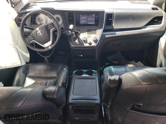 2016 Toyota Sienna SE с VIN 5TDXK3DC6GS749813, выставлен на аукционе Copart как лот 52519645 с пробегом 137 960 миль миль и Списание • Salvage title. История ставок и продаж доступна на DreamBid. Изображение 8.
