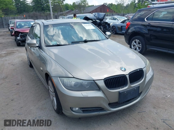 2009 BMW 3 Series 328i xDrive z VIN WBAPK53599A511983, wystawiony jako IAAI lot #42414508 z przebiegiem 164 130 mil mil oraz . Historia ofert i sprzedaży dostępna na DreamBid. Obrazek 1.