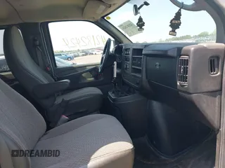 2013 Chevrolet Express Passenger LT z VIN 1GAZG1FG9D1153305, wystawiony jako IAAI lot #42182424 z przebiegiem 25 897 mil mil oraz . Historia ofert i sprzedaży dostępna na DreamBid. Obrazek 5.
