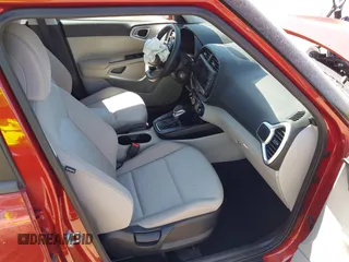2023 Kia Soul LX с VIN KNDJ23AU0P7848690, выставлен на аукционе IAAI как лот 41896719 с пробегом Не указан миль и . История ставок и продаж доступна на DreamBid. Изображение 5.
