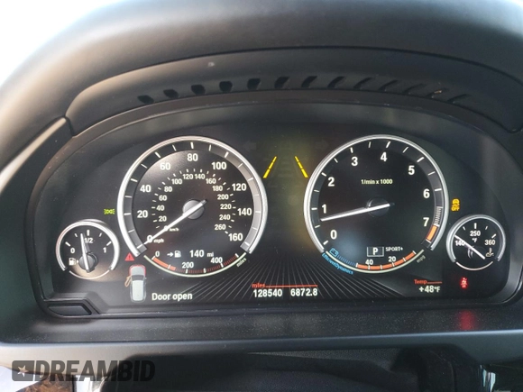 2017 BMW X5 xDrive35i z VIN 5UXKR0C55H0U51974, wystawiony jako Copart lot #52109755 z przebiegiem 128 540 mil mil oraz Szkoda całkowita • Salvage title. Historia ofert i sprzedaży dostępna na DreamBid. Obrazek 9.