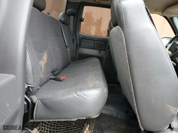 2006 Chevrolet Silverado 1500 LS with VIN 1GCEC19X86Z137517, listed as a Copart auction lot 82598584 with 170,142 mi miles and Salvage Title. Bid and sale history available at carsss.com. Image 10.