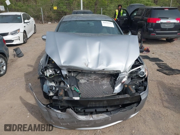 2013 Chrysler 200 Limited with VIN 1C3CCBCG3DN655565, listed as a IAAI auction lot 42059383 with 100,149 mi miles and . Bid and sale history available at DreamBid. Image 12.