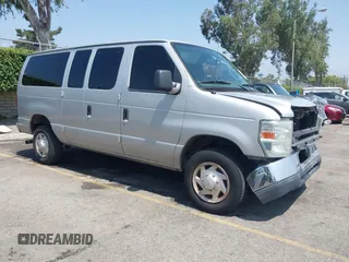 2012 Ford Econoline Passenger XL z VIN 1FBNE3BL4CDA56590, wystawiony jako IAAI lot #42575045 z przebiegiem 108 680 mil mil oraz . Historia ofert i sprzedaży dostępna na DreamBid. Obrazek 1.