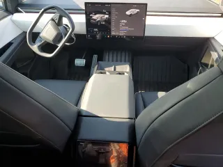 2024 Tesla Cybertruck z VIN 7G2CEHED3RA006960, wystawiony jako Copart lot #62443524 z przebiegiem 683 mil mil oraz Szkody całkowita. Historia ofert i sprzedaży dostępna na DreamBid. Obrazek 8.