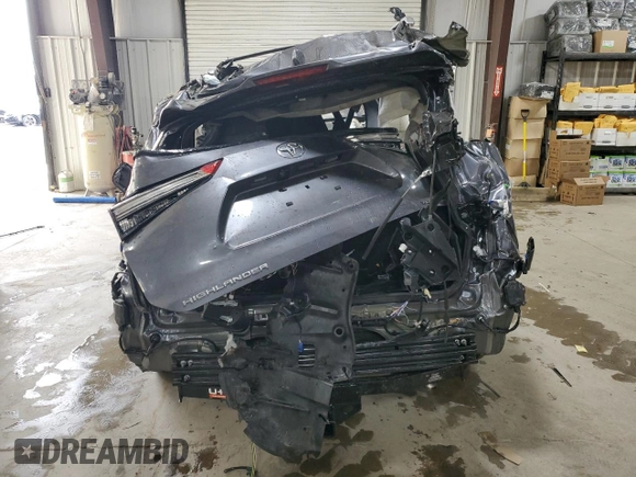 2021 Toyota Highlander XLE with VIN 5TDHZRBH4MS546755, listed as a Copart auction lot 49583525 with Not provided miles and Salvage title. Bid and sale history available at DreamBid. Image 6.