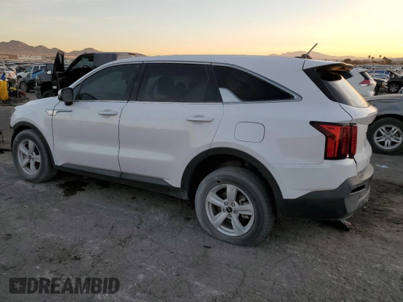 2022 Kia Sorento LX with VIN 5XYRG4LC8NG077202, listed as a Copart auction lot 86316184 with 94,465 mi miles and Salvage Title. Bid and sale history available at carsss.com. Image 2.