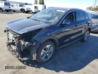 2019 Kia Niro EV EX Premium with VIN KNDCE3LG3K5015431, listed as a Copart auction lot 77148064 with 24,942 mi miles and Salvage Title. Bid and sale history available at carsss.com. Image 1.