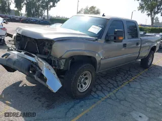 2007 Chevrolet Silverado 2500HD Classic LT3 with VIN 1GCHK23D07F175475, listed as a IAAI auction lot 40584772 with 253,562 mi miles. Bid and sale history available at carsss.com. Image 2.