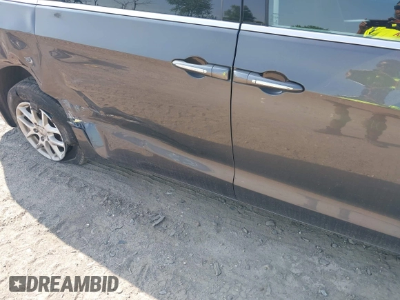 2020 Chrysler Pacifica Touring with VIN 2C4RC1FG6LR120775, listed as a IAAI auction lot 42562876 with 119,853 mi miles and . Bid and sale history available at DreamBid. Image 17.