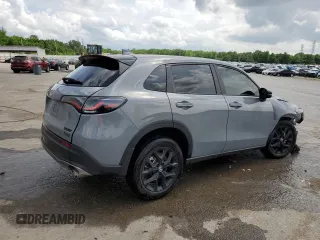 2024 Honda HR-V Sport z VIN 3CZRZ1H54RM760892, wystawiony jako Copart lot #54936985 z przebiegiem 20 220 mil mil oraz Szkoda całkowita • Salvage title. Historia ofert i sprzedaży dostępna na DreamBid. Obrazek 3.