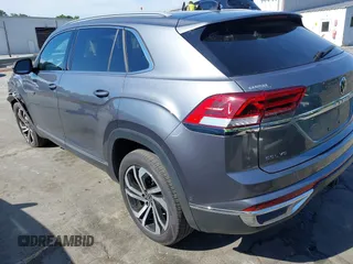 2020 Volkswagen Atlas SEL Premium z VIN 1V2NE2CA0LC224717, wystawiony jako IAAI lot #42151750 z przebiegiem 47 544 mil mil oraz . Historia ofert i sprzedaży dostępna na DreamBid. Obrazek 3.