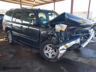 2005 Chevrolet Tahoe LT with VIN 1GNEC13T75R199762, listed as a IAAI auction lot 41301677 with 152,300 mi miles. Bid and sale history available at carsss.com. Image 1.