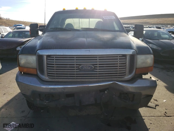2000 Ford Super Duty F-250 XL with VIN 1FTNW21F8YEE43465, listed as a Copart auction lot 84910044 with 431,487 mi miles and Salvage Title. Bid and sale history available at carsss.com. Image 5.