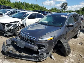 2015 Jeep Cherokee Latitude z VIN 1C4PJMCSXFW750057, wystawiony jako Copart lot #63678243 z przebiegiem Nie podano mil oraz Szkoda całkowita • Salvage title. Historia ofert i sprzedaży dostępna na DreamBid. Obrazek 1.