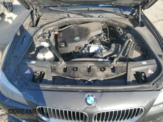 2012 BMW 5 Series 528i xDrive z VIN WBAXH5C56CDW08935, wystawiony jako Copart lot #48409735 z przebiegiem 169 985 mil mil oraz Czysty tytuł • Clean title. Historia ofert i sprzedaży dostępna na DreamBid. Obrazek 11.