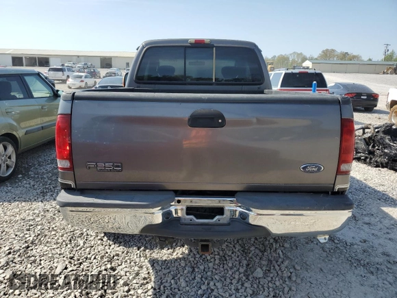 2004 Ford F-250 XL z VIN 1FTNX21P14EB28068, wystawiony jako Copart lot #52846485 z przebiegiem 947 mil mil oraz Czysty tytuł • Clean title. Historia ofert i sprzedaży dostępna na DreamBid. Obrazek 6.