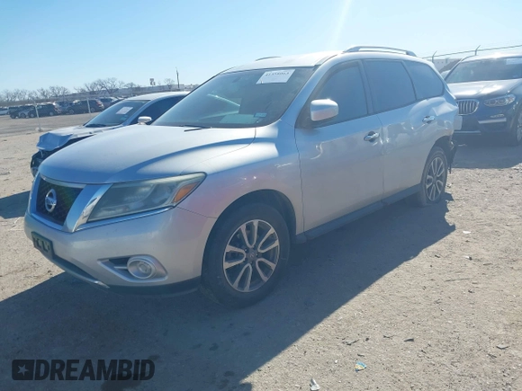 2013 Nissan Pathfinder SV with VIN 5N1AR2MM3DC684884, listed as a IAAI auction lot 41358063 with 151,959 mi miles. Bid and sale history available at carsss.com. Image 2.